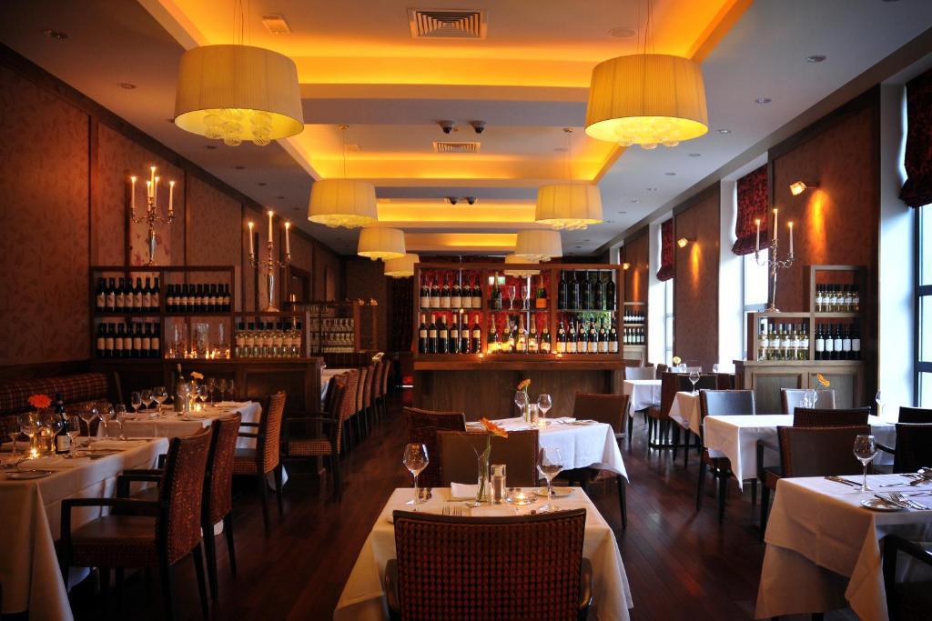 The Shirley Arms Hotel Carrickmacross Exteriér fotografie